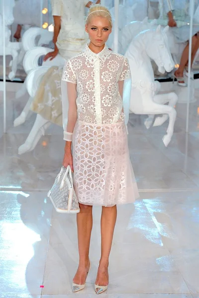 Look 2